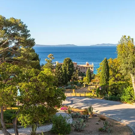 Les Terrasses Du Bailli Hotel